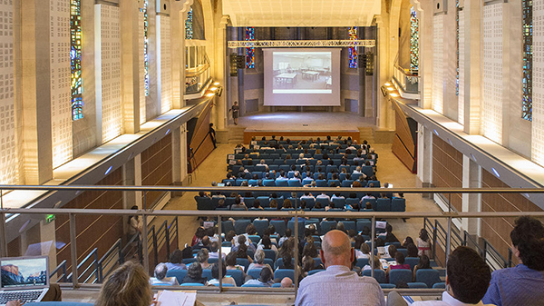 LAgora_du_Haut_Carre_Universite_de_Bordeaux_1.jpg